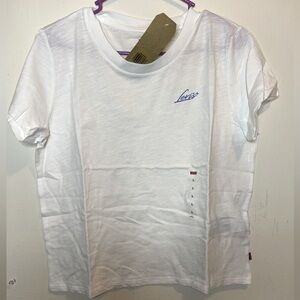 Levi’s white tee
